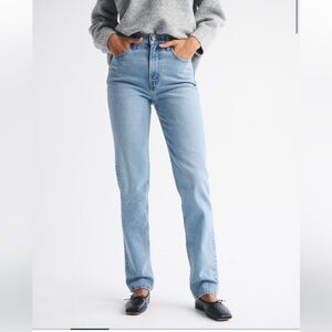 Abercrombie & Fitch 90’s Straight Ultra High Rise Jeans, size 28